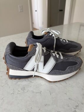 New Balance 327 Sneakers, 7.5